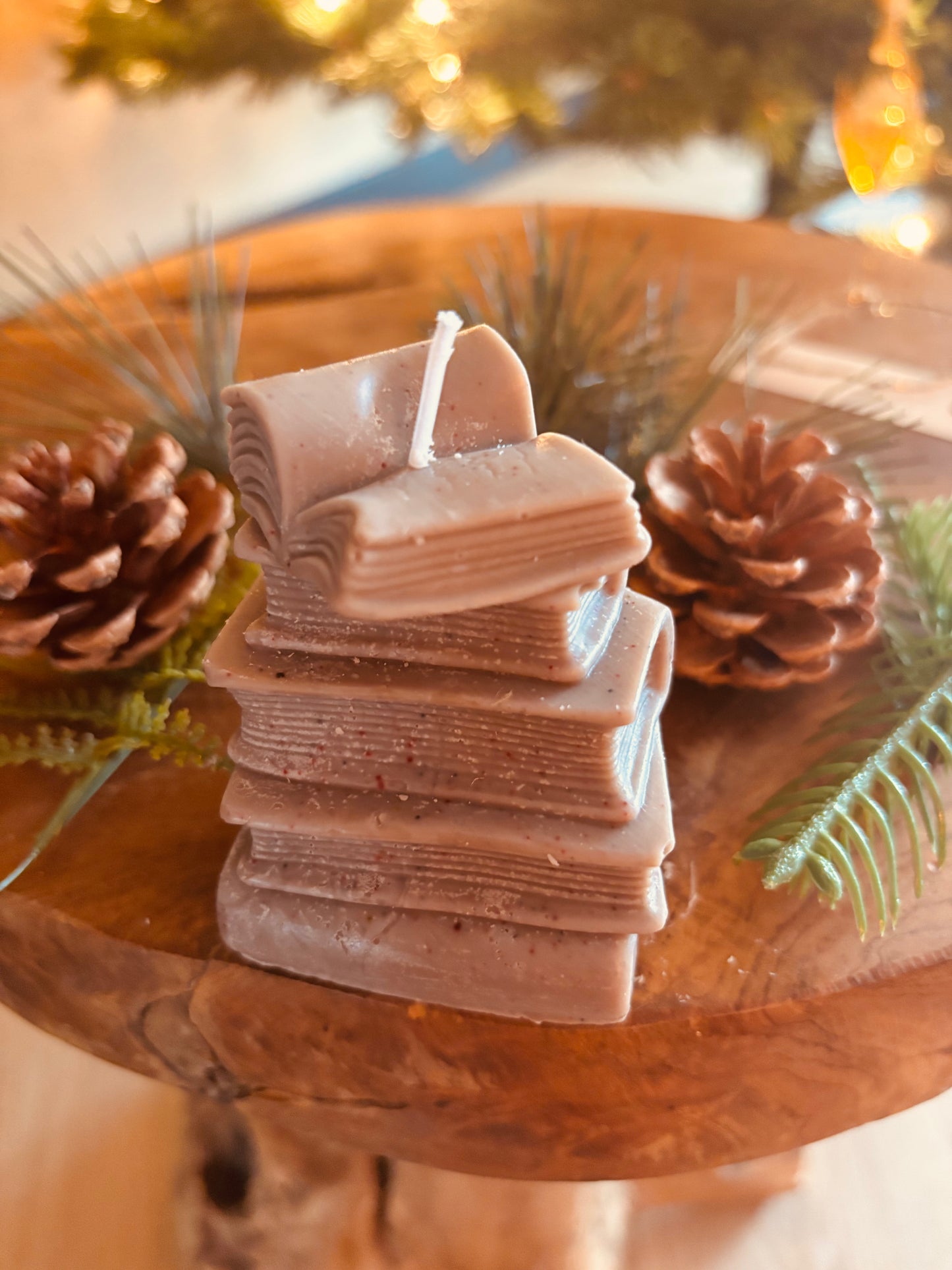 Luxe Handgemaakte Kaarsenset – Roos & Boeken in Cadeaubox