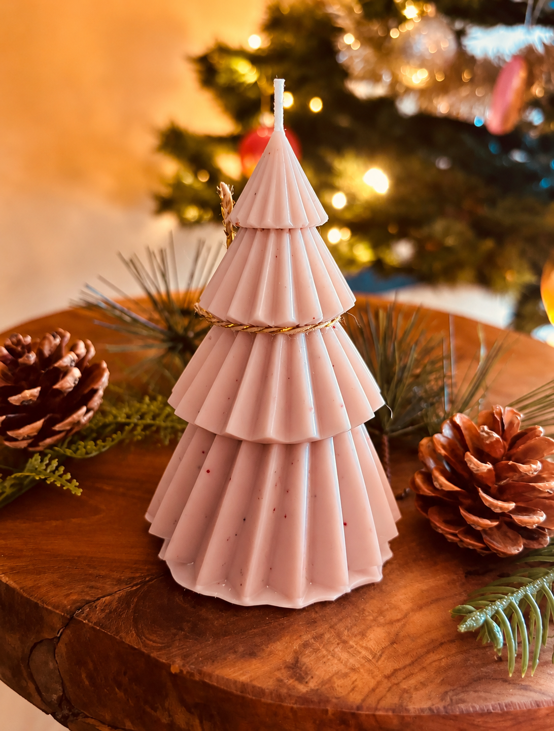 Handgemaakte kerstkaarsen cadeauset – Kerstboom & huisje naturel