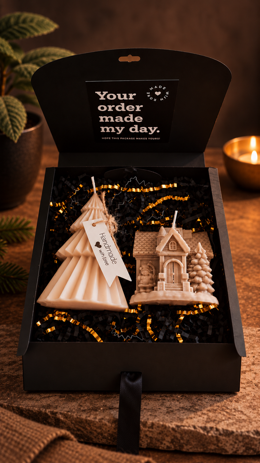 Handgemaakte kerstkaarsen cadeauset – Kerstboom & huisje naturel