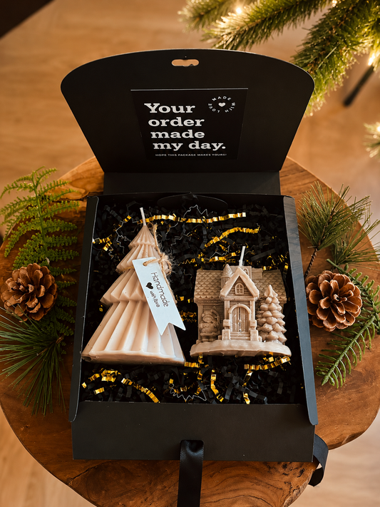 Handgemaakte kerstkaarsen cadeauset – Kerstboom & huisje naturel